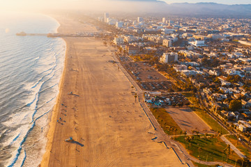 Santa Monica beach from above - obrazy, fototapety, plakaty