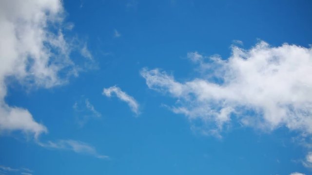 Beautiful white clouds float in the blue sky