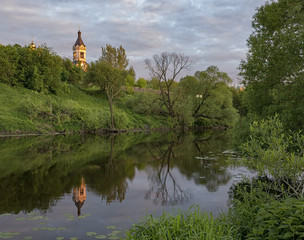Воскресенская церковь. Село Колычево. Вечер на Пахре