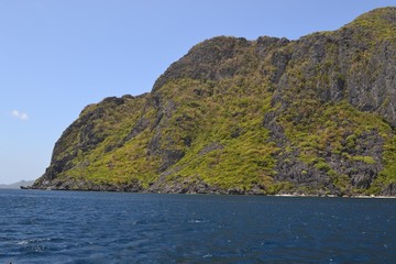 Obraz na płótnie Canvas Ocean view with big rocks