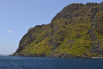 Obraz na płótnie Canvas Ocean view with big rocks