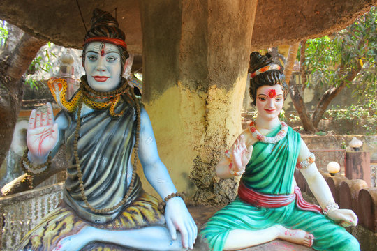 Statue of hindu god Shiva and Parvati . Old tample in state of Maharashtra