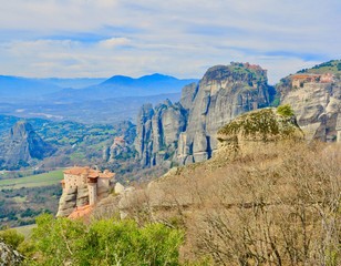 Fototapeta na wymiar Meteora is one of the largest and most precipitously complexes of Eastern Orthodox monasteries in central Greece. The six monasteries are built on natural conglomerate pillars.