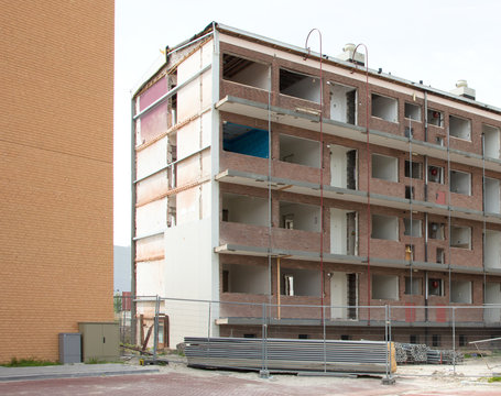 Demolishing a block of flats