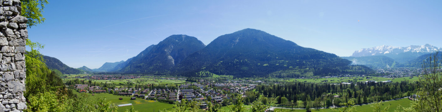 Panoramabild von Farchant; Burgrain und Garmisch-Partenkirchen