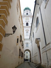 Fototapeta na wymiar high tower of a famous church in passau