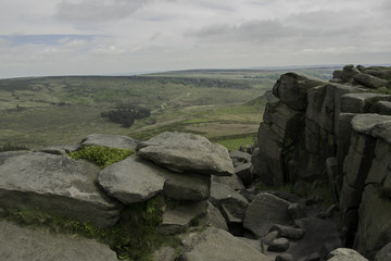 GŁAZY W PEAK DISTRICT NATIONAL PARK, WIELKA BRYTANIA  © DawidDobosz
