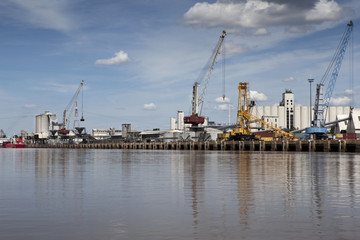Fototapeta premium Bordeaux port and river