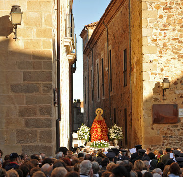 Procesi&oacute;n de la Virgen de la Monta&ntilde;a, patrona de C&aacute;ceres, Espa&ntilde;a