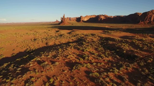 Monumen Valley Aerial Totem Pole Sunset 