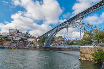 Fototapeta na wymiar Porto Brücke