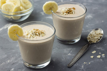 Banana oats breakfast smoothie.