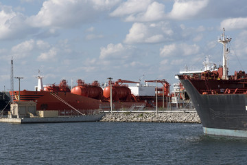 Port of Tampa Florida USA. A chemical tanker discharging its cargo alongside the dock © petert2