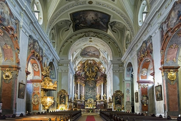 Fototapeta na wymiar Church St Veit in Krems an der Donau, Austria