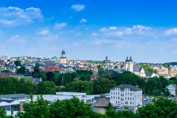 Fototapeta na wymiar Panorama Plauen bei blauen Himmel mit wolken