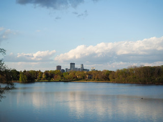 Fototapeta na wymiar Minneapolis Minnesota skyline from Lake of the Isles