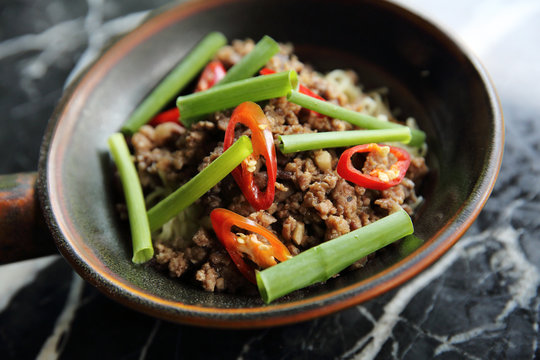Fried minced pork with noodle