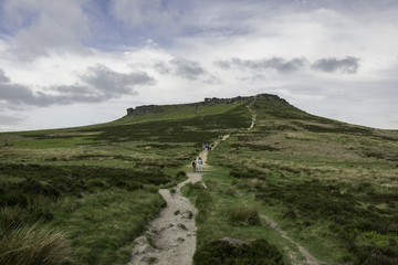 TURYŚCI NA DRODZE, PEAK DISTRICT NATIONAL PARK, WIELKA BRYTANIA  © DawidDobosz