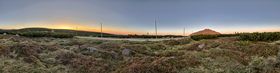 Śnieżka - Karkonosze - Sudety - Góry © sanzios