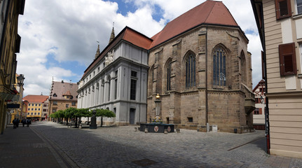 Fototapeta na wymiar St.-Gumbertus-Kirche Ansbach