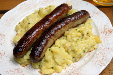 Fränkische Bratwurst mit Kartoffelsalat