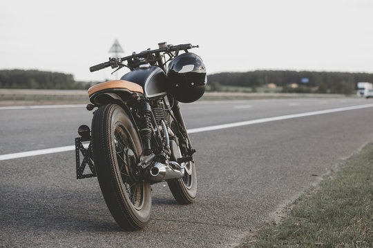 Fototapeta vintage caferacer on road