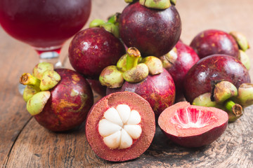 Mangosteen and juice Fresh from the Garden 
