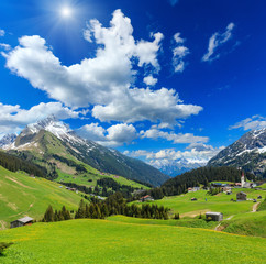 Fototapeta na wymiar Alpine sunshiny view (Vorarlberg,Austria)