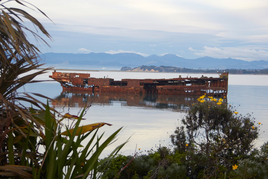 Abandoned ship in the coast of Port Motueka