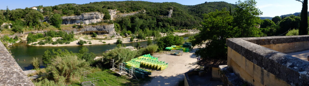 Collias - Gard proven&ccedil;al