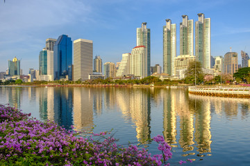 Fototapeta premium Benjakitti park, Bangkok downtown city in the evening.