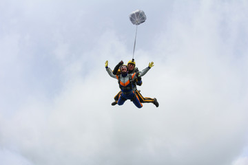 Obraz na płótnie Canvas Tandem skydiving