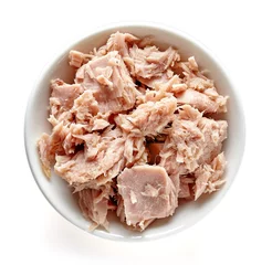 Fotobehang Bowl of canned tuna isolated on white, from above © bigacis