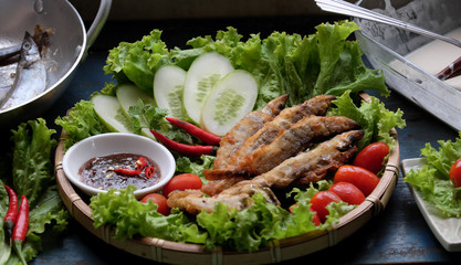 Vietnamese food, fried fish
