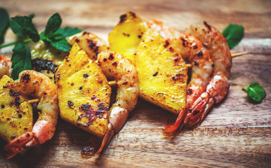 Gambas ala Plancha, Garnelenspieße mit Ananas vom Grill