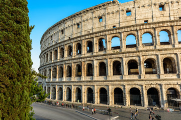 Colosseo, Turisci, Fori Imperiali, Macchine, Linea MetroC, Roma, Italy, Lazio, Europe