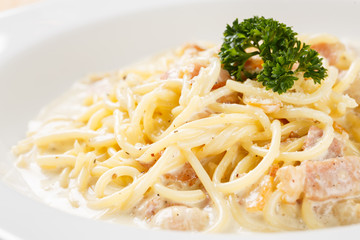 spaghetti carbonara sauce