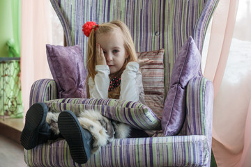 Obraz premium Beautiful little girl with white hair