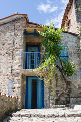 Fototapeta na wymiar [Страница на сайте] Little village of Eus, one of the most beautiful villages of France