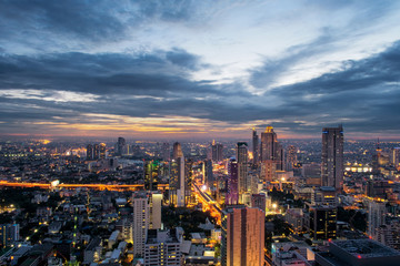 Obraz premium Pejzaż miejski w centrum miasta Bangkok, Tajlandia