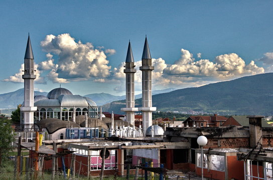 Moschee im Romaviertel Šutka in Skopje