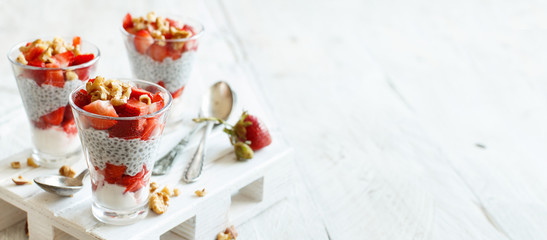 Chia pudding Strawberry parfait