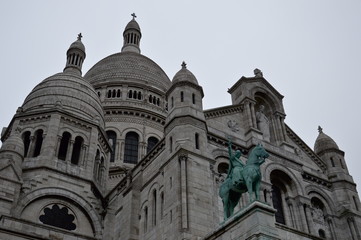 Fototapeta na wymiar Sacro cuore a Parigi