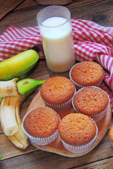 Muffins with banana and milk