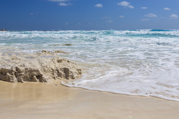 Fototapeta na wymiar Coastline on the Caribbean sea shore.