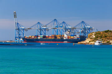 Fototapeta premium Malta. Marsachlokk. Container terminal.