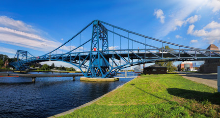 Fototapeta na wymiar Kaiser-Wilhelm-Brücke in Wilhelmshaven 