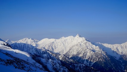冬の燕岳から槍ヶ岳を見る