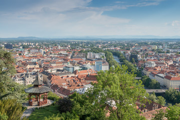 Fototapeta na wymiar Beautiful panorama view of the old town in europe - Graz, Austria
