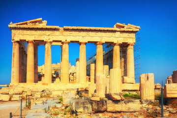 Obraz premium View on Parthenon in Acropolis of Athens at sunset, Greece